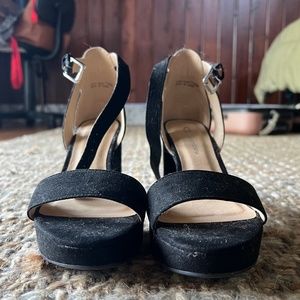 BRAND NEW Chinese Laundry black strappy suede heels size 7.5 wide